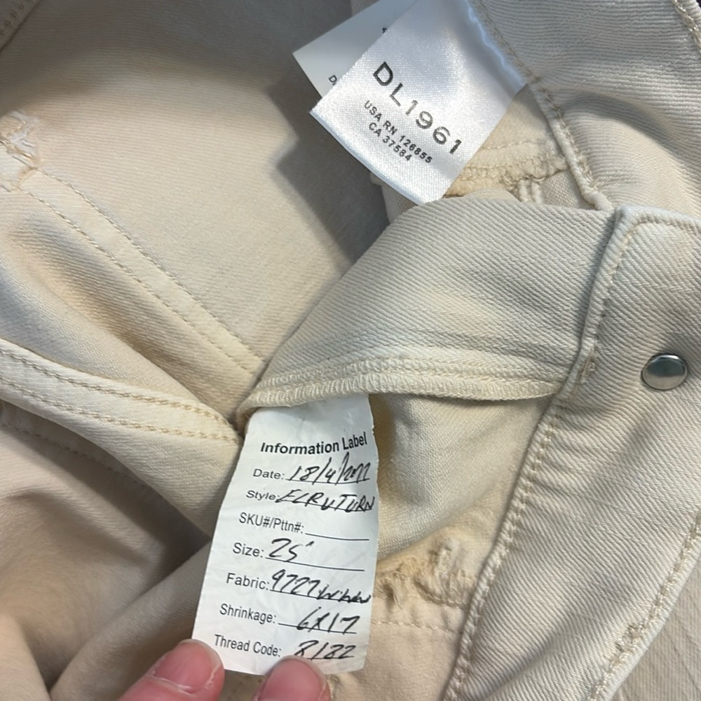DL1961 Bridget Instasculpt High Rise Bootcut Hem Split Jeans Ecru Size 26 - Picture 12 of 17